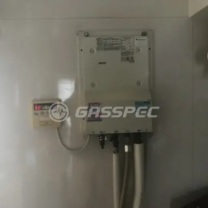 施工前の給湯器（WFK-1601SA）