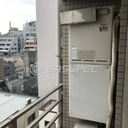 施工前の給湯器（RUF-V2000SAA-1）