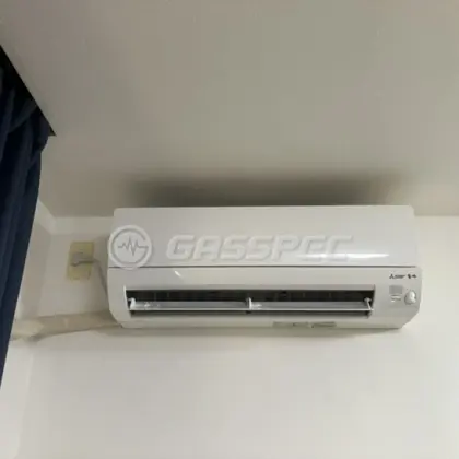 施工後のエアコン（三菱 MSZ-AXV4024S-W）