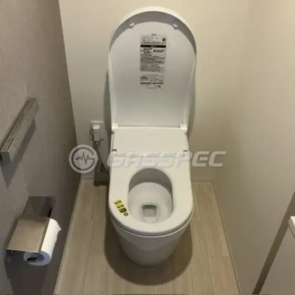 施工後のトイレ（TOTO CES9820W#NW1）