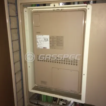 施工前の暖房熱源機（GTH-2413AWX-H）