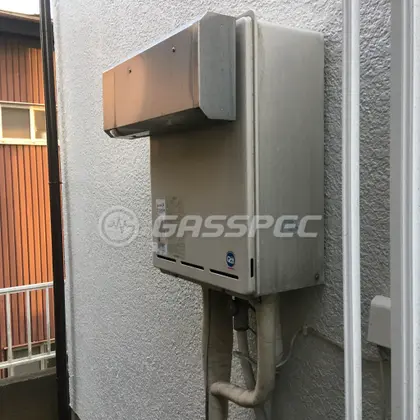 施工前の給湯器（RUF-V2405SAW）
