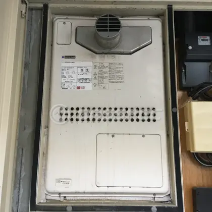 施工前の暖房熱源機（GTH-2413AWXH-T）