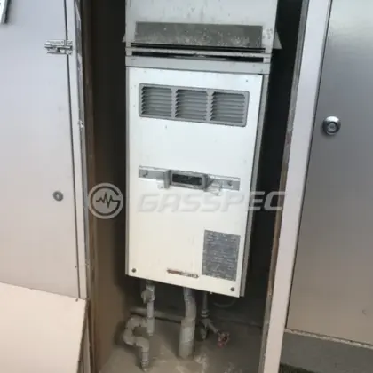 施工前の給湯器（CGR-13KA）