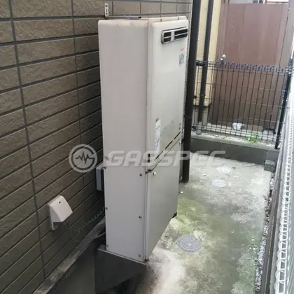 施工前の給湯器（RUF-V2400SAW-1）