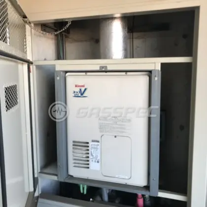 施工前の暖房熱源機（RUFH-VD2400SAU2-3）