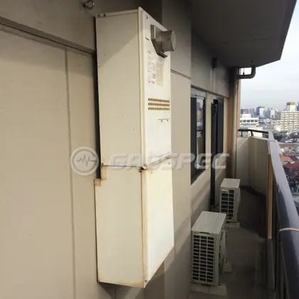 施工前の暖房熱源機（GTH-2433AWXH-T）