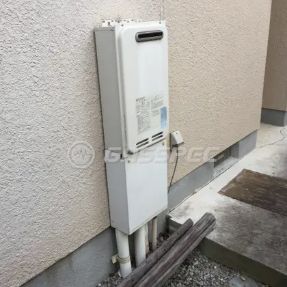 施工前の給湯器（YV1646R）