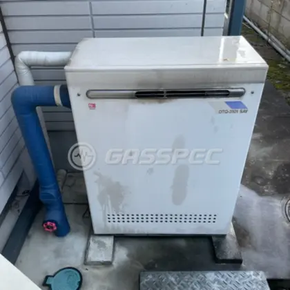 施工前の給湯器（OTQ-3101SAY）