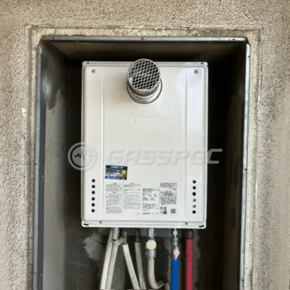 施工後の給湯器（ノーリツ GT-2470SAW-T BL）