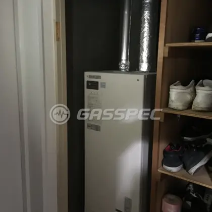 施工前の給湯器（AD-200FFA）