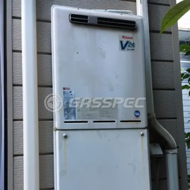 施工前の給湯器（RUF-V2400SAW-1）