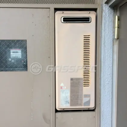 施工前の給湯器（RUF-S1600W）