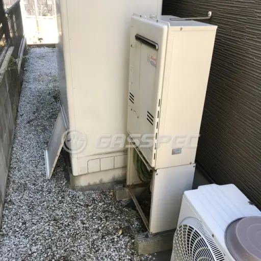 交換前の暖房熱源機（リンナイ RUFH-K2403SAW2-3(A)）