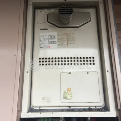 施工前の暖房熱源機（GTH-2413AWXH-T）