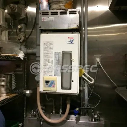 施工前の給湯器（RUXC-V1610SWF-HP）
