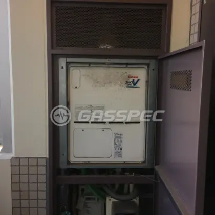 施工前の暖房熱源機（RUFH-VD2401SAU2-3）