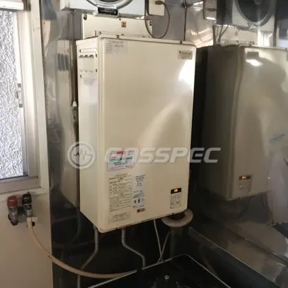 施工前の給湯器（UR-1650SQB）