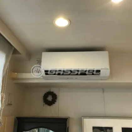 施工後のエアコン（パナソニック CS-404DJ2-W）