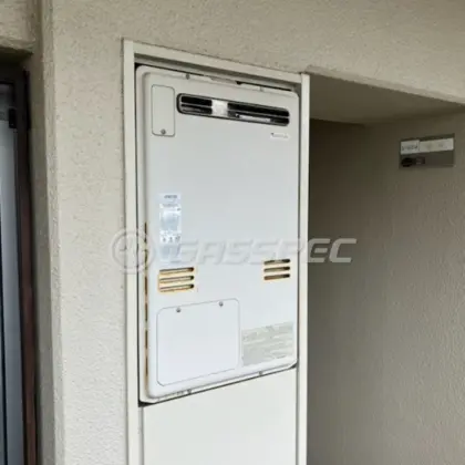施工前の給湯器（RUFH-V1613SAW2-3(A)）