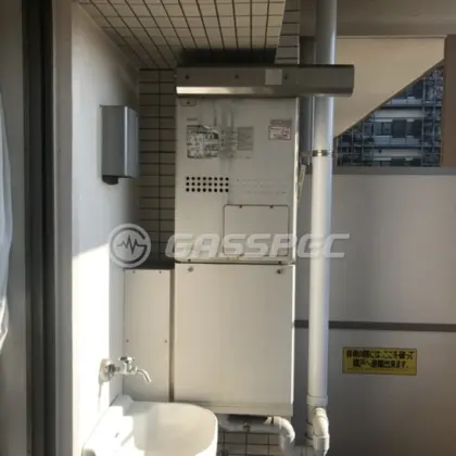 施工前の暖房熱源機（GTH-C2432AWX6H-L）