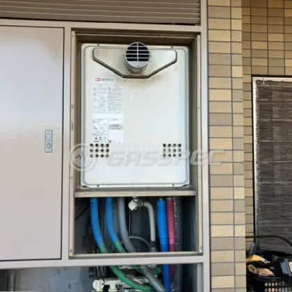 施工前の給湯器