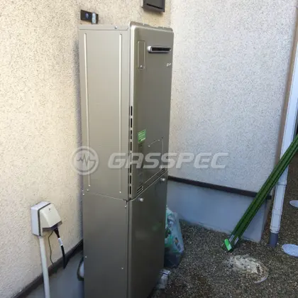 施工後の暖房熱源機（リンナイ RUFH-E2405AW2-3(A)）