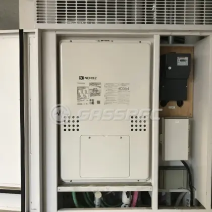 施工後の暖房熱源機（パーパス GTH-C2460AW3H-H-1 BL）