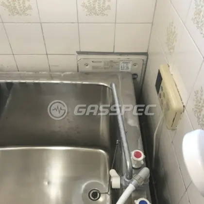 施工前の給湯器（HOL-1670AQ）