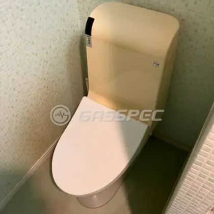 施工前のトイレ（TCF9062E）