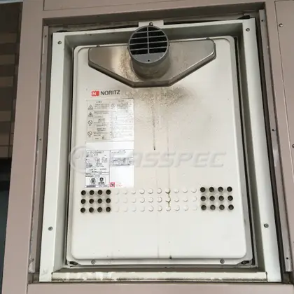 施工前の給湯器