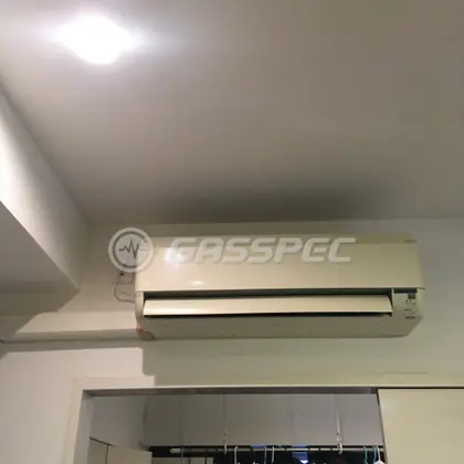 施工前のエアコン（F25ETDS-W）