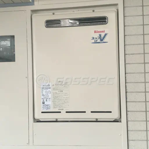 交換前の給湯器（リンナイ RUF-V2005SAW）