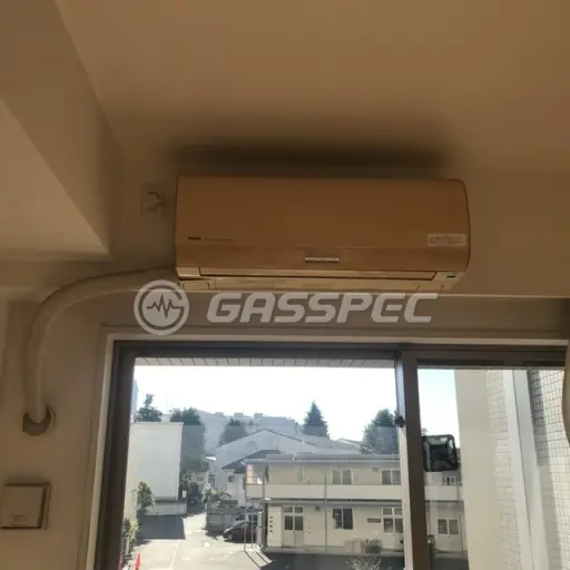 交換前のエアコン