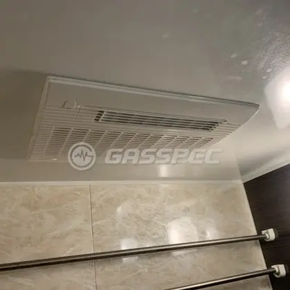 施工前の浴室乾燥機（BS-102HM-1）