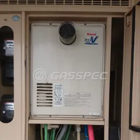 施工前の給湯器（RUFH-VD2400AT2-3）