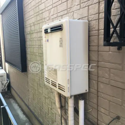 施工前の給湯器（RUF-2008SAW）