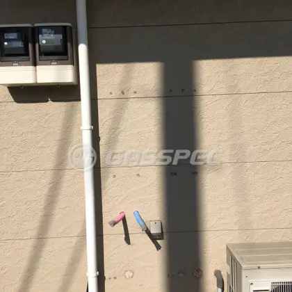 施工前の給湯器