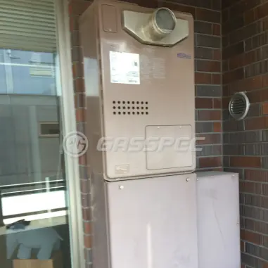 施工前の暖房熱源機（GTH-C2432AWX6H-T）