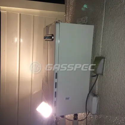 施工後の給湯器（ノーリツ GT-C2452AWX-2 BL）