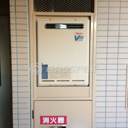 施工前の給湯器