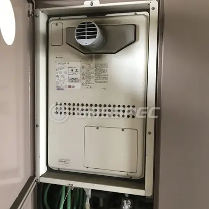 施工前の暖房熱源機（GTH-2413AWXH-T）