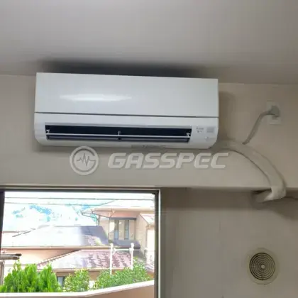 施工後のエアコン（三菱 MSZ-GV4026S-W）