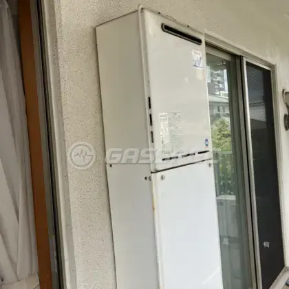 施工前の給湯器（RUF-A2400AW）