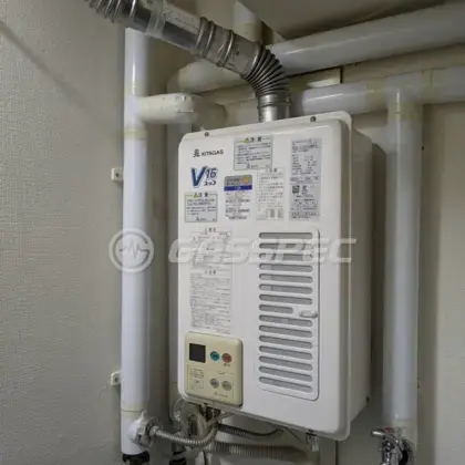 施工前の給湯器（RUX-V1610SWFA）