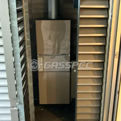 施工前の暖房熱源機（RUFH-KD2402AU2-6）