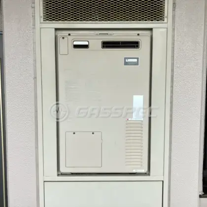 施工前の給湯器（AT-4200ARSSW3Q）