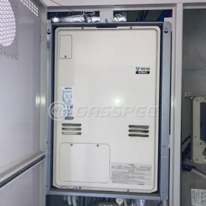 施工前の暖房熱源機（RUFH-V2403AU2-6(B)）