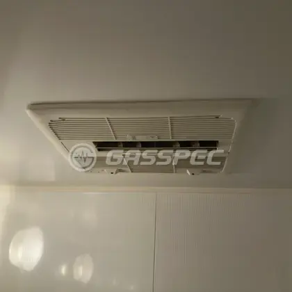 施工前の浴室乾燥機（BBD-3304ACSKJ3M）