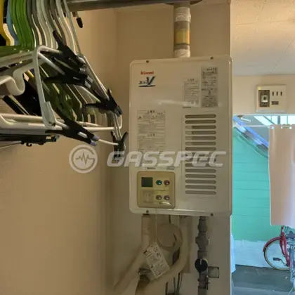 施工前の給湯器（RUX-V1610SWFA-E）